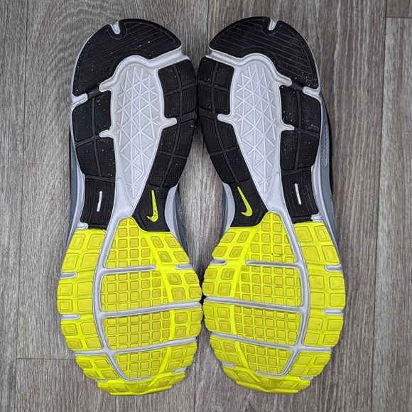 Nike Revolution 2 Wolf Grey Volt Running Shoes - Picture 4 of 4